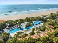 Serene 2 bed, 2 bath lodge, with amenities, 101AC lodge内部或周边的泳池