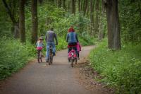 入住Ferienpark Rübezahl am Müggelsee, Haus 21 Efeu mit eigener Sauna, idealer Ort für Natur- und Erholungssuchende, für Radfahrer, Familien mit Kindern und Hundeliebhaber的客人