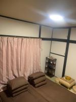 仁信小屋客房内的一张或多张床位