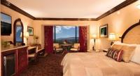 Peppermill Resort Spa Casino客房内的一张或多张床位