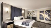 Peppermill Resort Spa Casino客房内的一张或多张床位