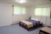 Chalet at Rainier Lodge (0.4 miles from the entrance)客房内的一张或多张床位