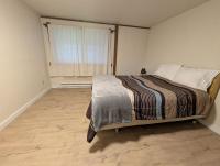 Chalet at Rainier Lodge (0.4 miles from the entrance)客房内的一张或多张床位