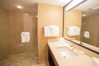 Abercorn Hotel, Trademark Collection by Wyndham的一间浴室