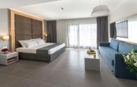 Hotel Astral Nirvana Club- Half Board客房内的一张或多张床位