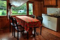 Camping Pod Krokwią的厨房或小厨房