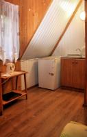 Camping Pod Krokwią的厨房或小厨房