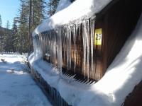 冬天的Camping Pod Krokwią