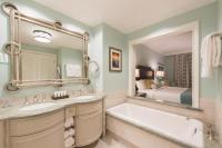 Henderson Beach Resort的一间浴室