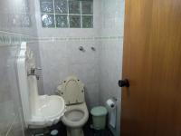 Cumbipar King Hotel的一间浴室
