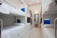 Malaga Stop Hostel AB客房内的一张或多张床位