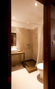 波尔图安塔斯酒店的一间浴室