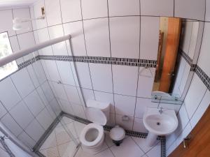 Beira Mar Hostel & Suítes的一间浴室