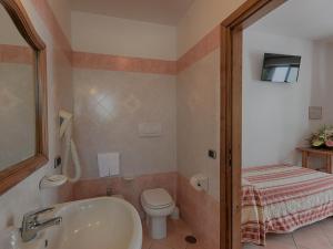 米拉丽莎别墅酒店的一间浴室