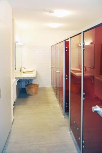 克罗斯特海力格克罗塞酒店的一间浴室