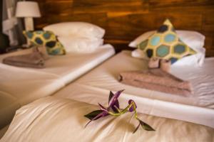 Gondwana Namushasha River Lodge客房内的一张或多张床位