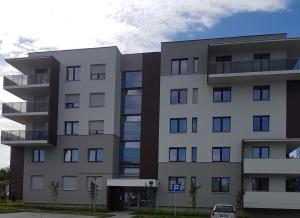 伊诺弗罗茨瓦夫Solankowa Aleja的公寓大楼的图片