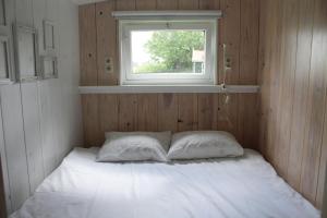 Bed and Stay Amsterdam客房内的一张或多张床位