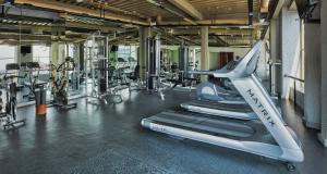 格拉瑞亚瑞福玛广场酒店的健身中心和/或健身设施