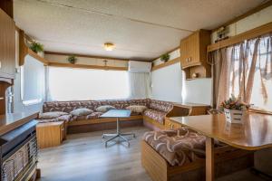 Nemeth Camping Spa & Pool Access的休息区