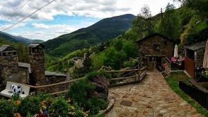 克拉尔夫斯玛西亚坎康斯坦斯度假屋的享有山谷和山脉的美景