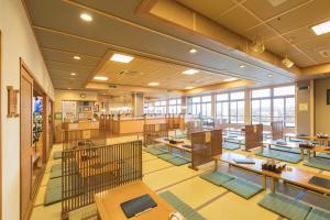 羽生格兰蒂亚Spa度假村路线酒店餐厅或其他用餐的地方