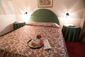 特萨林酒店客房内的一张或多张床位