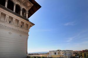 埃尔科拉诺巴蒂斯塔别墅酒店 的从建筑物屋顶上可欣赏到风景