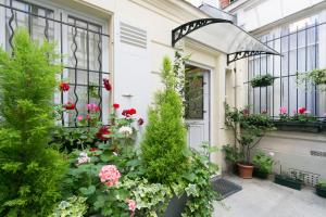 巴黎Quartier Latin! 3 best Apartments in Paris With air conditioning的花房外的花园