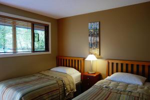 Skeena River House Bed & Breakfast客房内的一张或多张床位