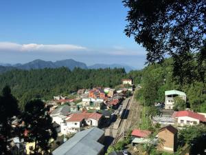 奋起湖奋起湖山岚小筑 的山中的一个小镇