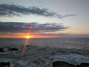 咖啡湾Uberkei的日落和日落