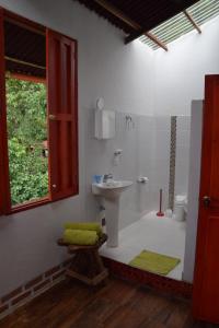 Finca San Rafael - Cafe y Cacao的一间浴室