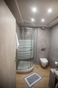 Pallas Luxury Apartments的一间浴室