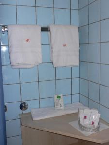 梅兰海伦巴德萨那温泉酒店的一间浴室