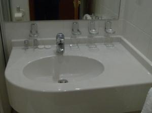 嘎斯豪斯科恩酒店的一间浴室