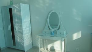 圣阿古斯丁Magnífico的浴室的立面上镜子