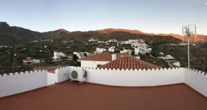 克鲁兹·德·特赫达Casa Maeva的从房子的屋顶上可欣赏到城市美景