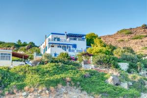 金尼昂Syros Private House with superb sea view的相册照片
