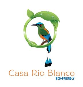 瓜皮莱斯卡萨里奥布兰科生态住宿加早餐旅馆的鸟坐在绿叶环形标志上