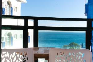鹅銮鼻看海民宿的阳台享有海景。