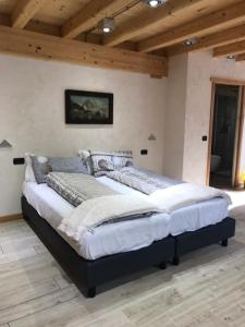 B&B Balançon Mountain Lodge客房内的一张或多张床位