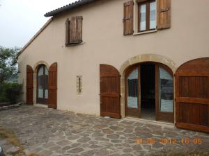 苏尔宗河畔罗屈埃福尔La Jasse De Blayac的外景房屋 - 带木门