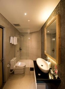 阿雅尔塔玛丽奥勃洛酒店的一间浴室