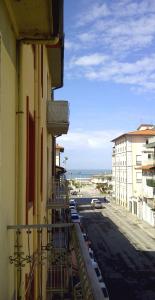 维亚雷焦Casa Arsella的海景阳台。