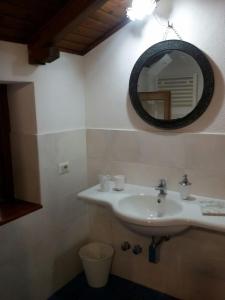 La Fusarella Villa Santoro的一间浴室