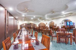 Hotel Ranthambore Regency餐厅或其他用餐的地方