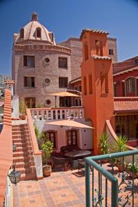 拉巴斯卡索那精品酒店的享有大楼的景致,大楼前设有天井。