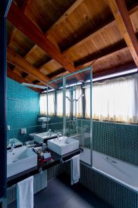 芒富拉戈公园酒店的一间浴室