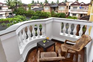 'Golden Oceans' 3 bhk beach view villa的阳台或露台